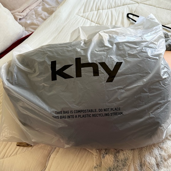 KHY by Kylie Jenner, New With Tags, Black Cropped Puffer Jacket, Size L - Picture 4 of 6